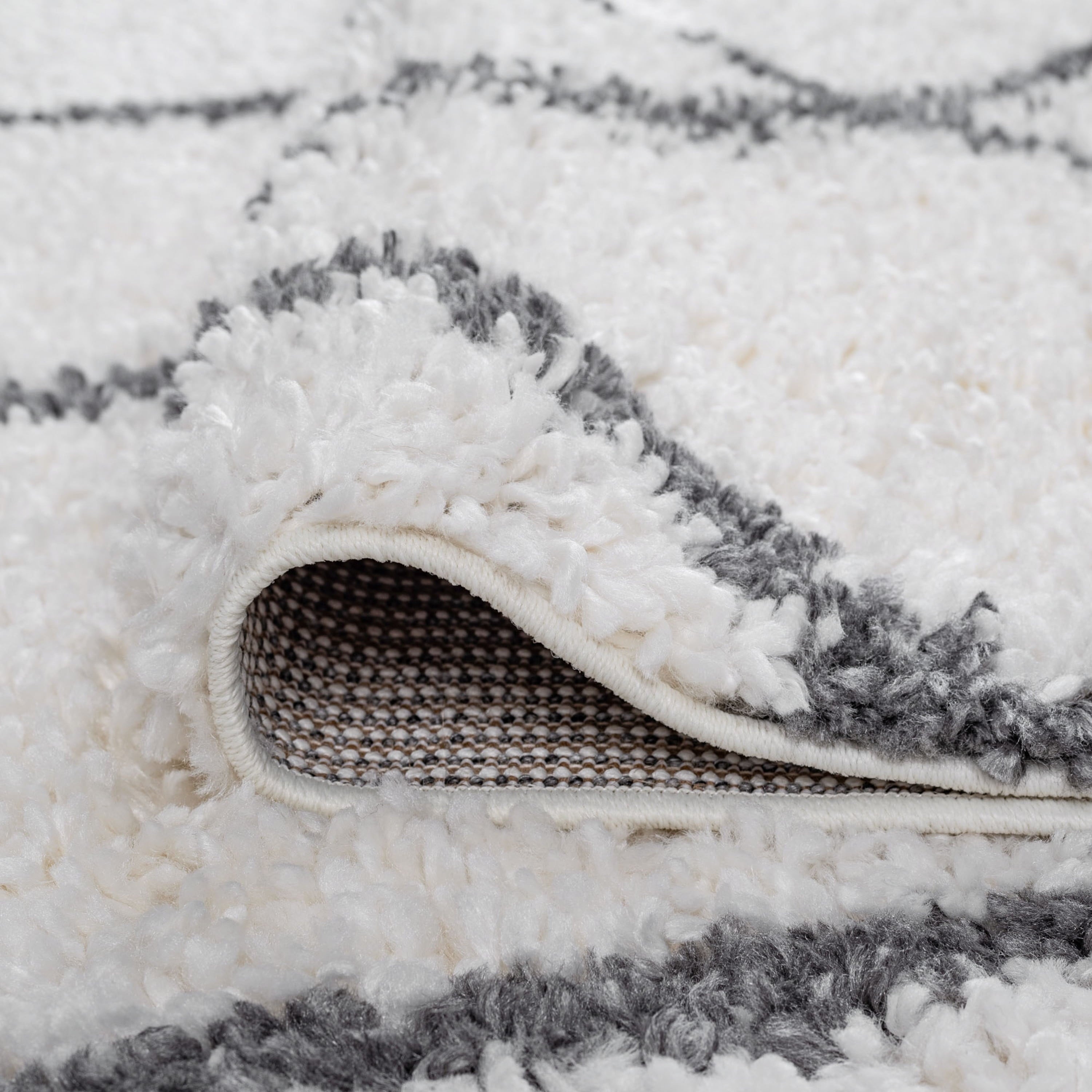 7'10" x 10'2" White and Gray Diamond Area Rug – Transitional Indoor Rug