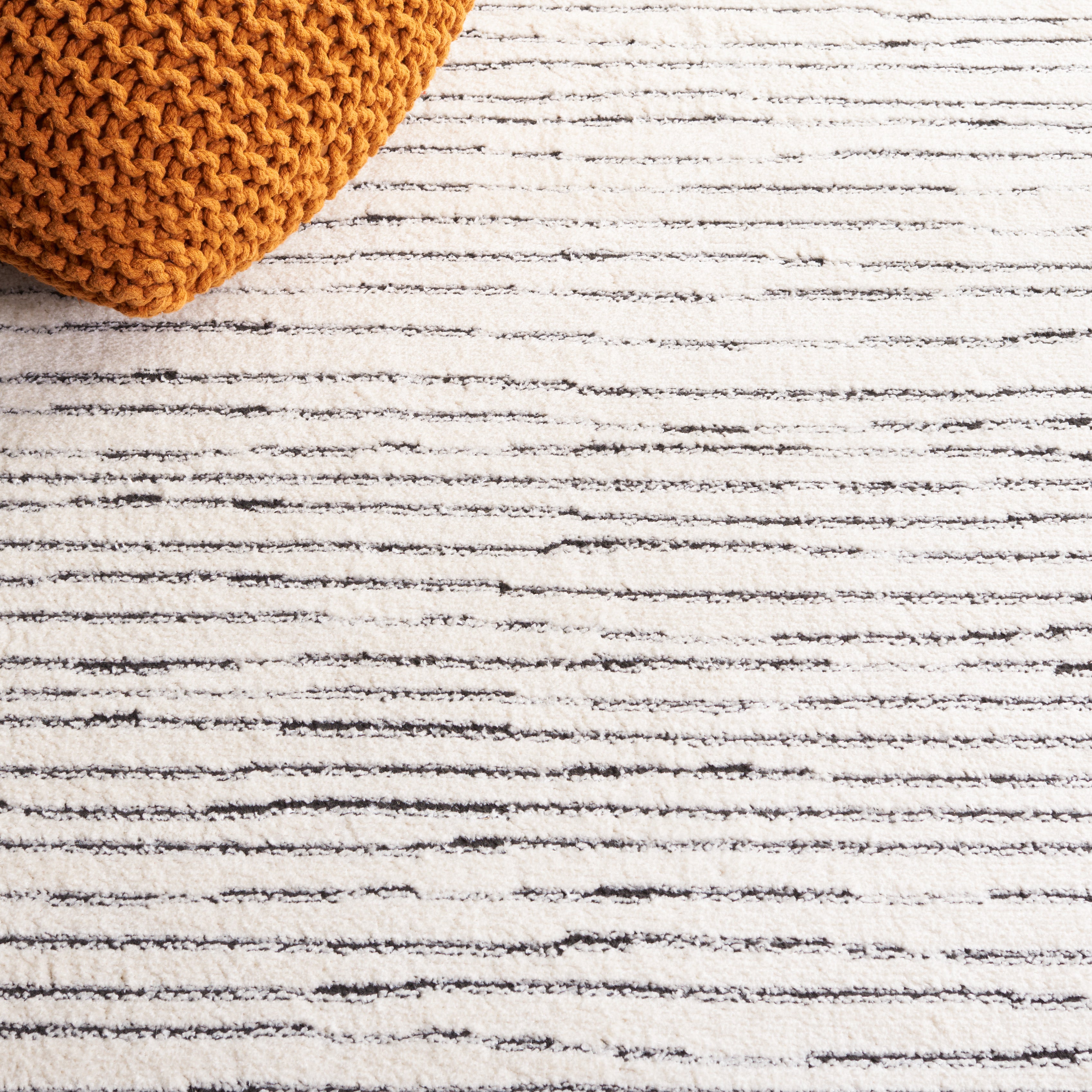 Modern Area Rug, Ivory/Black, 8' X 10'