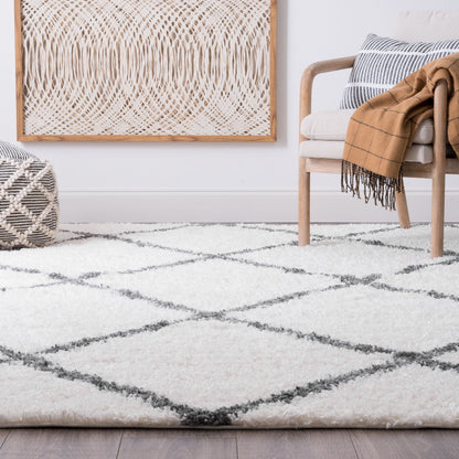 7'10" x 10'2" White and Gray Diamond Area Rug – Transitional Indoor Rug