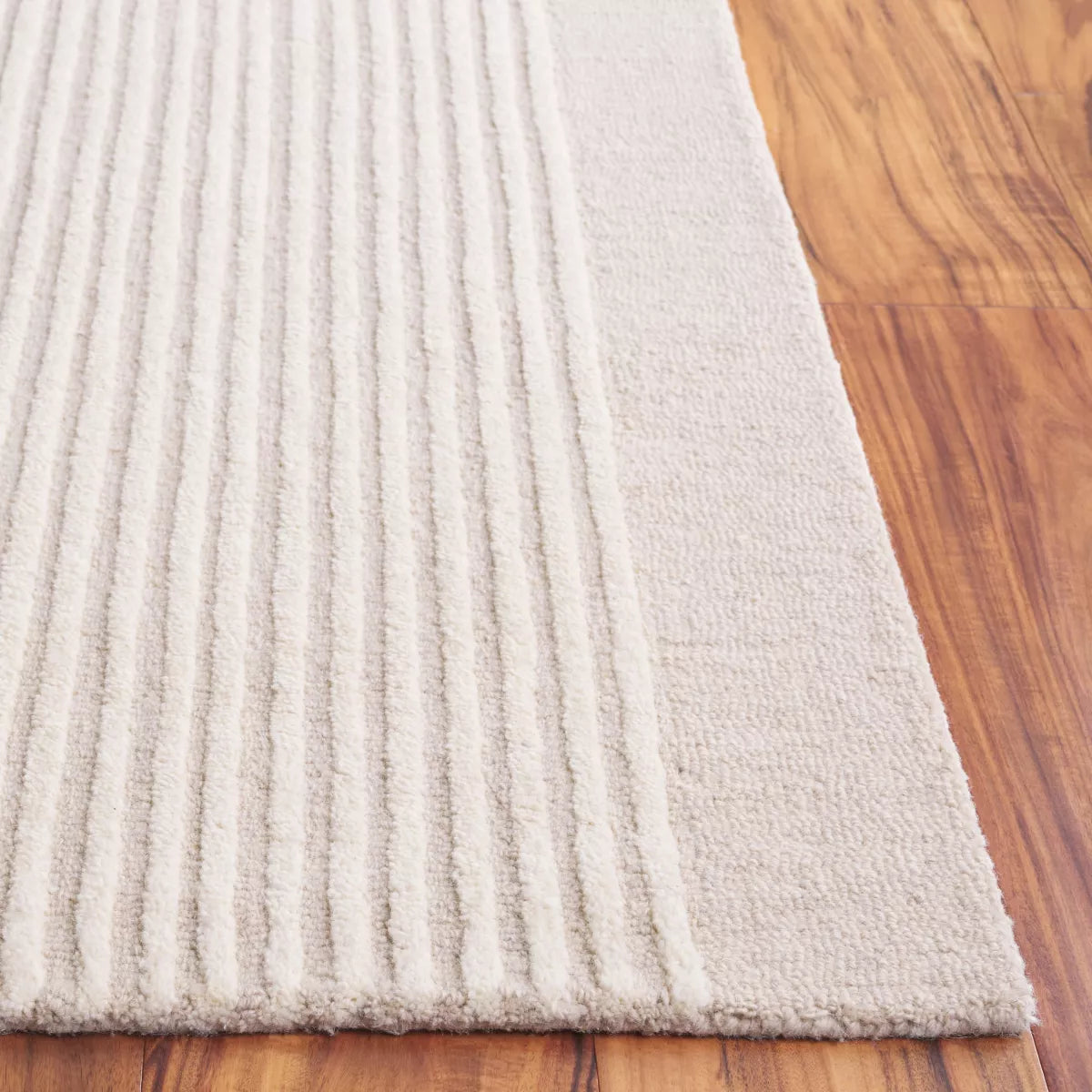  Handmade Tufted Rug