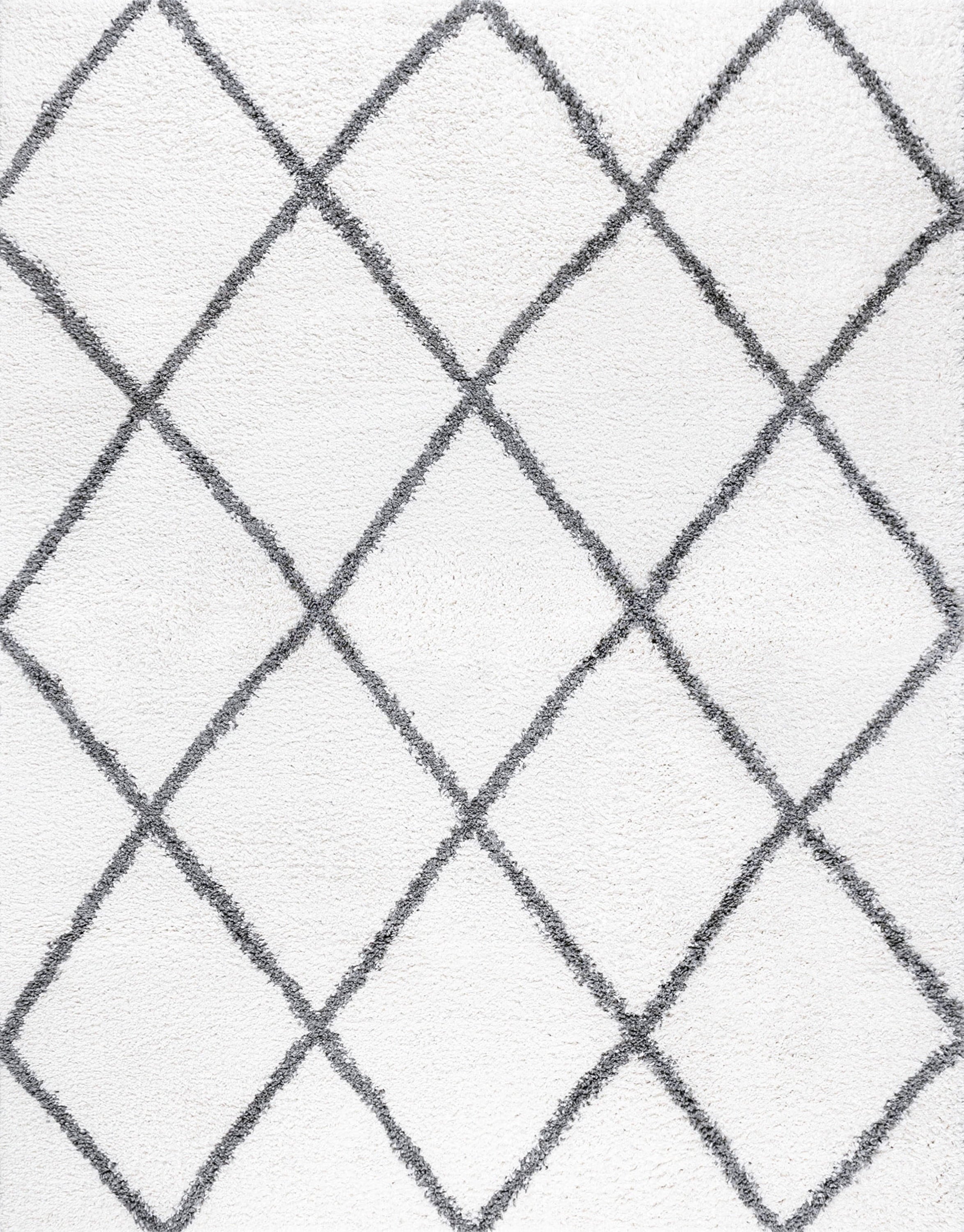 7'10" x 10'2" White and Gray Diamond Area Rug – Transitional Indoor Rug