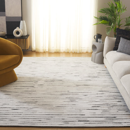 Casablanca Gloria Distressed Area Rug, Ivory/Black, 8' X 10'